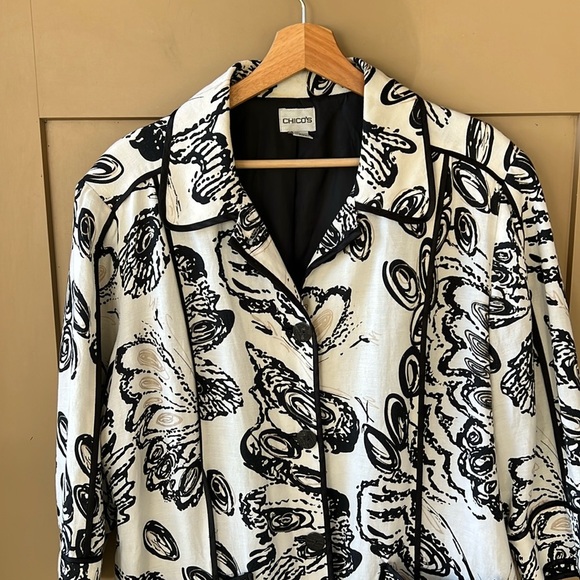 Chico’s XL Linen Blend Black Cream Abstract Floral Long Line Jacket 3/4 Sleeve - Picture 3 of 9